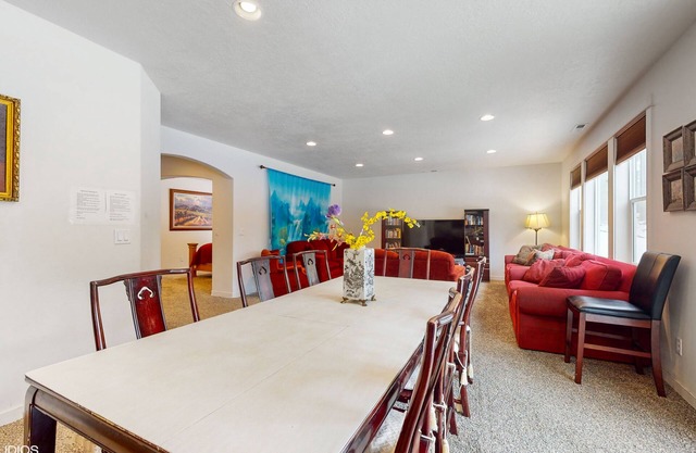 Magnificent Creater Road Retreat with 6 bedrooms and 3 bathroom on 1.2 acres.