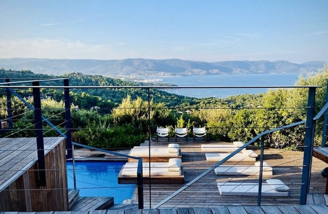 Magnificent Property in Cap Bénat renovated and air-conditioned 7 bedrooms