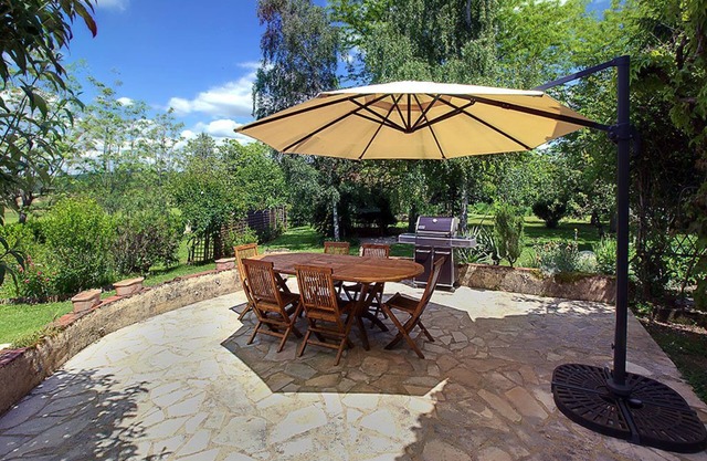 Magnificent Independent Villa100 m2 Hot tub Heated pool Gym Gardens, Dordogne