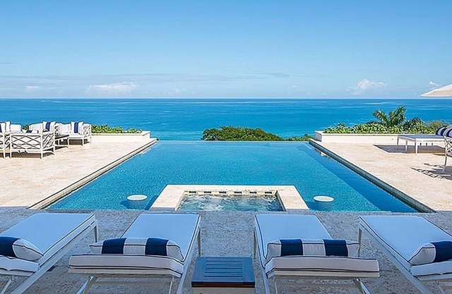 Magnificent Ocean View Villa, Fully Staffed, Private Heated Infinity Pool, Hot Tub in Montego Bay!
