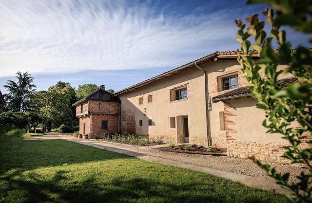 Magnificent renovated farmhouse in the heart of nature