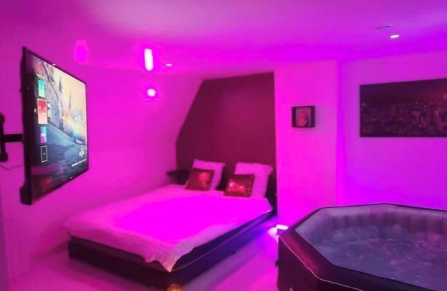 Magnificent suite with jacuzzi