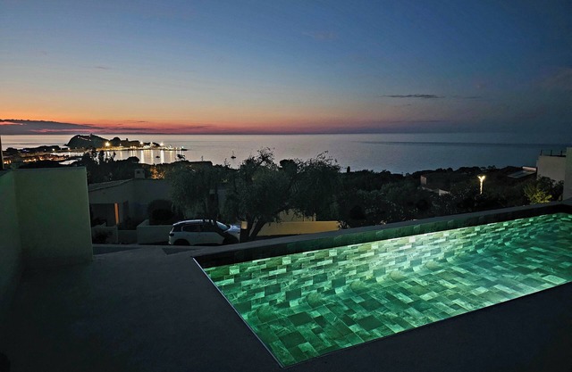 MAGNIFICENT T2 STANDING SEA VIEW HEATED SWIMMING POOL