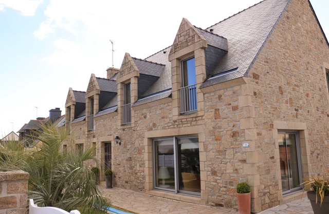 MAGNIFICENT VILLA ETELOISE 200m FROM THE SEA WITH HEATED POOL