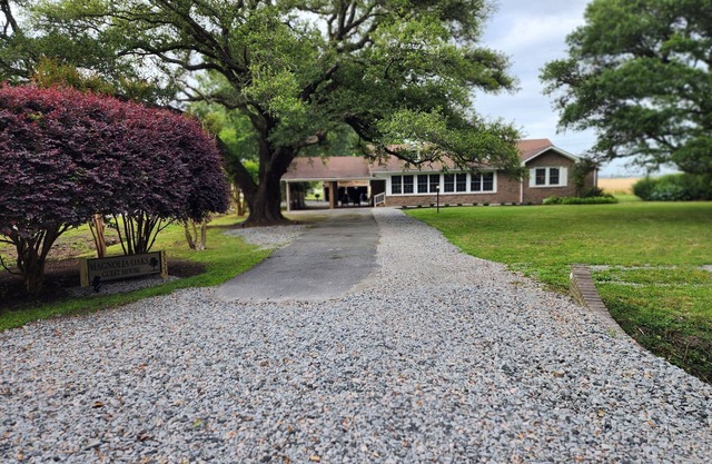 Magnolia Oaks at the Lake, A Retreat at Lake Phelps, NC & Pettigrew State Park