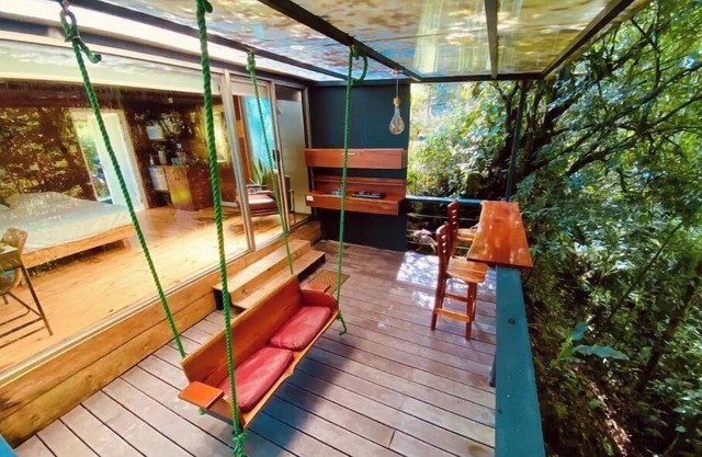 Mahogany-cabin near arenal volcano