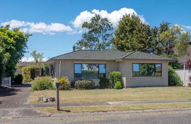 Mahuta Magic - Five Mile Bay Holiday Home