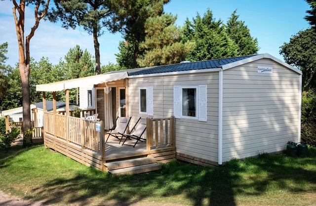 Maillac campsite * - 5-room mobile home for 10 people