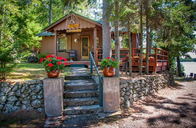 Main Cabin at Vintage Vermilion Resort
