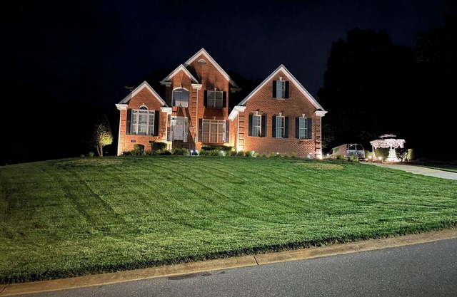 Main Channel Lake Hickory Views, Golf Course, Boat Ramp/Dock, 2-Marina's Nearby