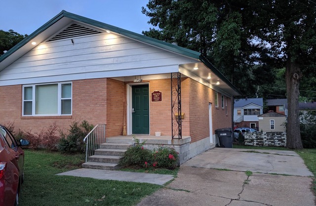 Main Street Lodge 2 mins to Downtown Jonesboro and St. Bernards