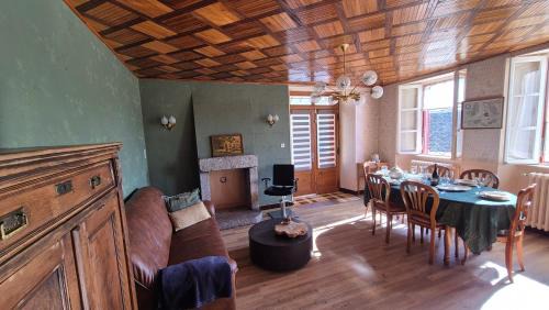 Maison La vie de l'Aubrac - Gîte Lo Bel Peis