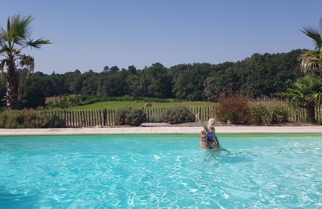Maison De Charme heated swimming pool : "Chez Paulette " Calm, Space, pétanque.
