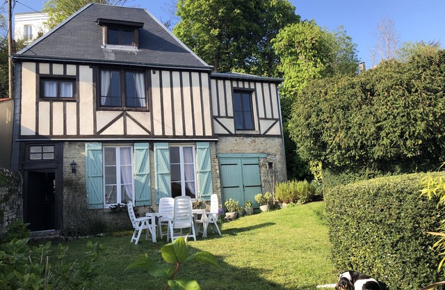 Maison Ancienne Avec son Jardin Privatif