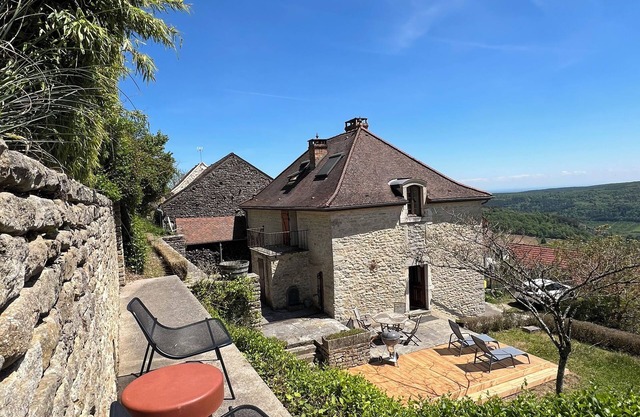 Maison au Bord de la Falaise