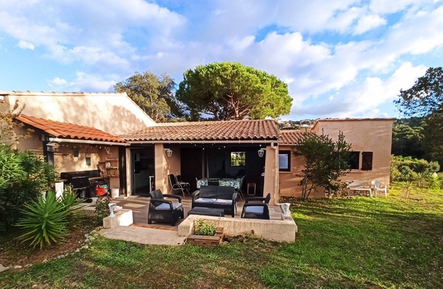 Maison Avec Jardin Privé, Belle vue sur Golfe D'ajaccio. Proche mer et Commerces