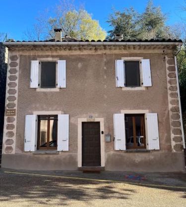Maison cévenole typique et son jardin suspendu