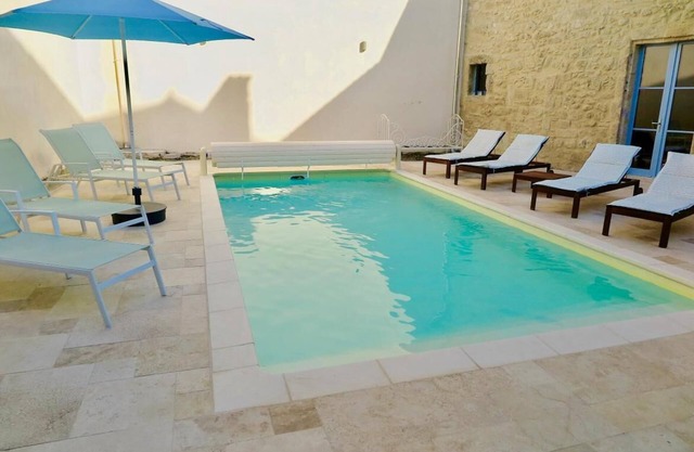 Maison Chateau Courtyard - St Genies De Fontedit, Languedoc Roussillon