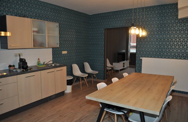 Maison Center Ville: 20 meters from the biggest market in Europe ' La Batte '