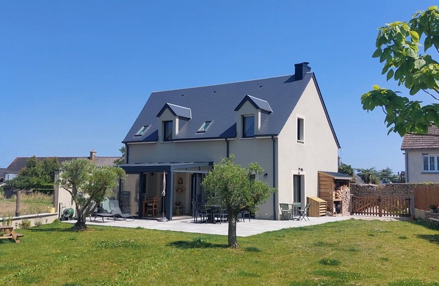 Maison Classée 4 Étoiles, Proche des Plages et de Barfleur et Accessible à Tous