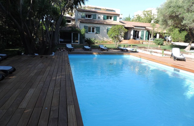 MAISON CODREY 16 Personnes CENTRE SANARY 10 mn walk from pedestrian streets