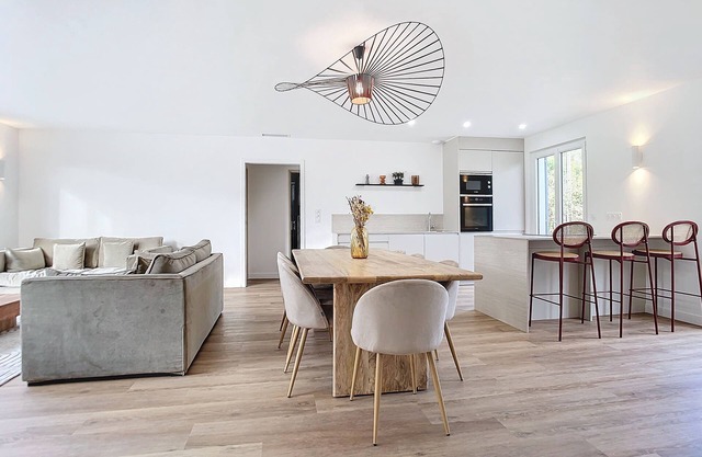 Maison contemporaine avec jacuzzi et jardin. A 1H45 de Paris !
