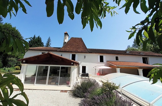 Maison D'hôtes à la Campagne Avec Piscine Jacuzzi Rivière