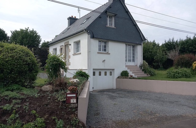 Maison de Campagne Près D'un Bourg!