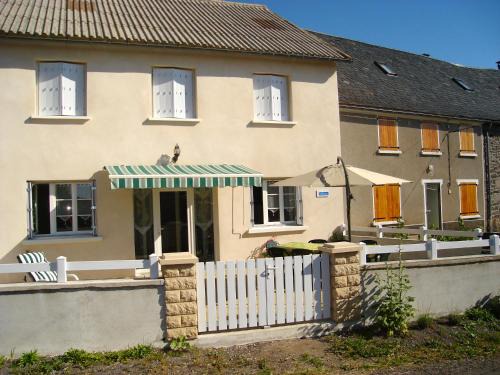 Maison de charme à Valuéjols avec vue sur les montagnes