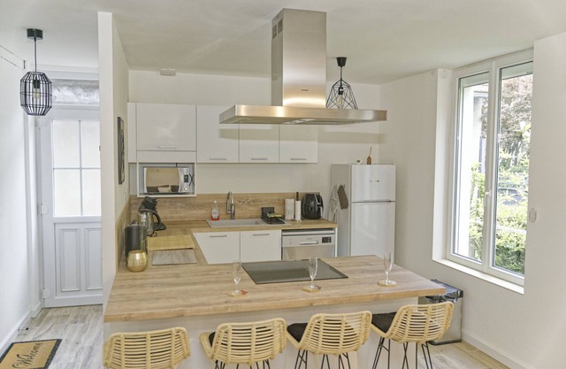 Maison de Charme Avec Jardin, Spacieuse et Confortable
