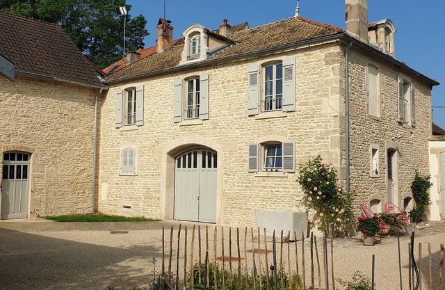 Maison de Ville Indépendante Centre Village