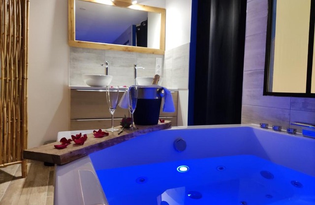 Maison de ville, SPA Balnéo, 2 suites parentales