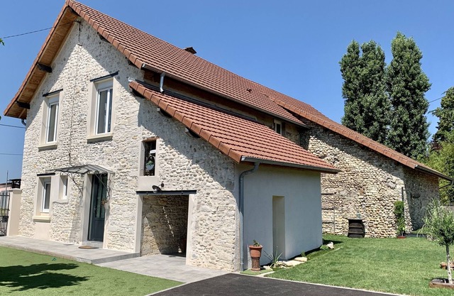 Maison en Pierre Entièrement Rénovée Pour 10 Voyageurs