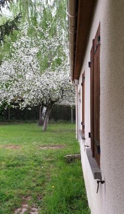 Maison entre relooking et modernité dans un cadre verdoyant pour amoureux de grands espaces