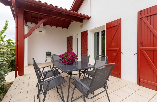 Maison Hacharria - Four Bedroom House, Sleeps 6