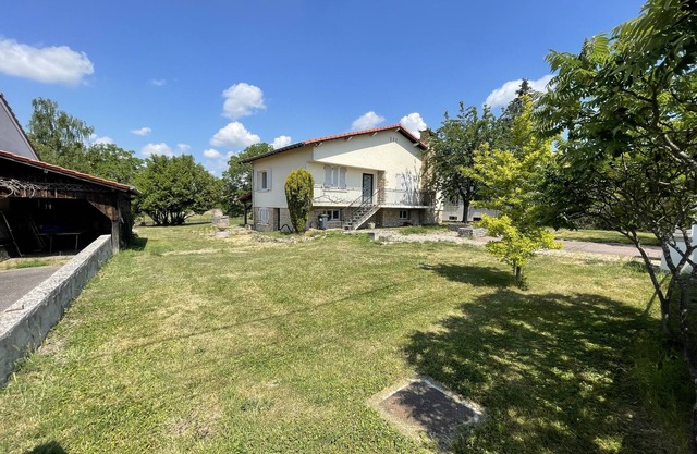 Maison Individuelle Avec Grand Jardin