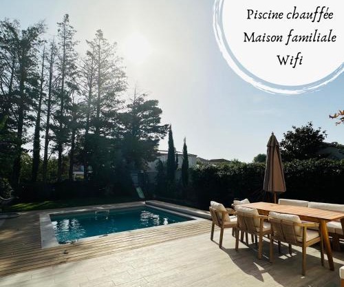 Maison paisible toute équipée, piscine chauffée