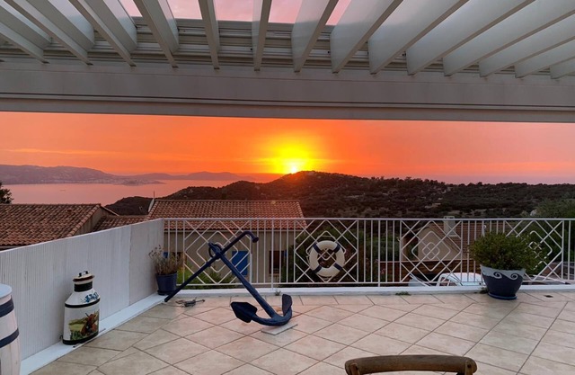 Maison Romantique Avec Splendide vue mer et Olivier Millénaire