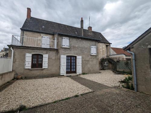 Maison spacieuse avec cour et cheminée au cœur du Parc Naturel de la Brenne - FR-1-591-229