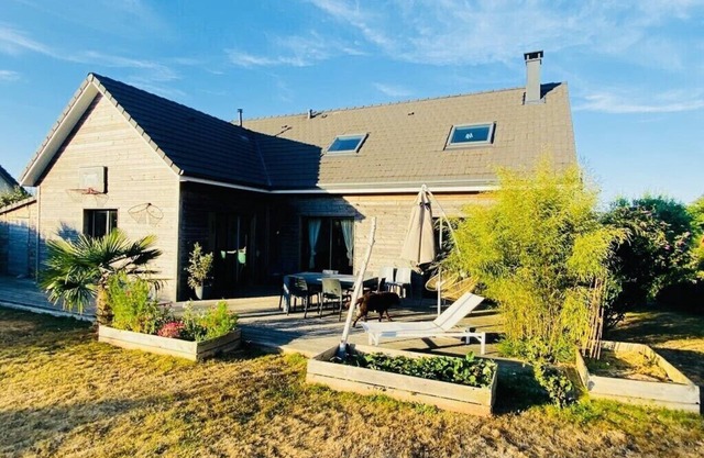 Maison Tout Confort, Large Relaxing Garden, 2/3kms from Quiberville Beach