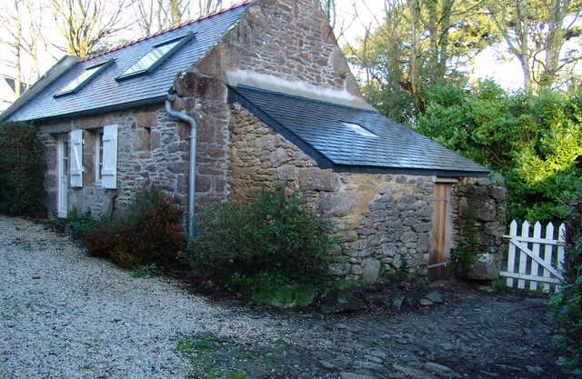Maisonette in old stones typical of the country of Léon