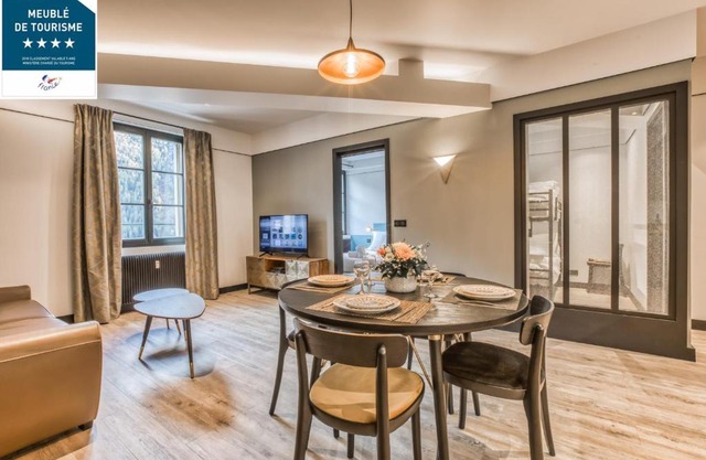 Majestic Broadway - 4 star apartment with spectacular views