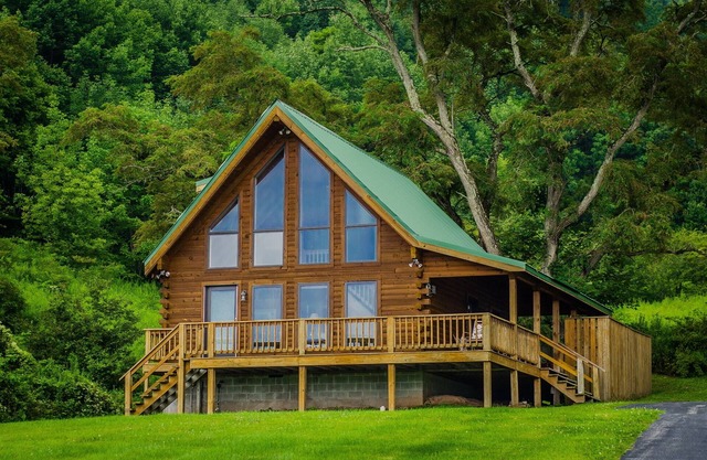 ✧ Majestic Cabin - KING bed - NO CLEANING FEE!