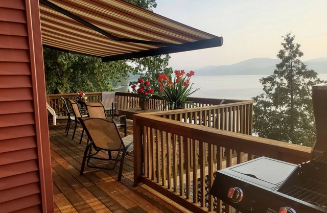 Majestic Lake Champlain Home - Private Beach & Dock - Sept & Fall Availability