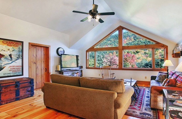 Majestic Suite Sleeps Four Mountain Views Bed and Breakfast Vermont
