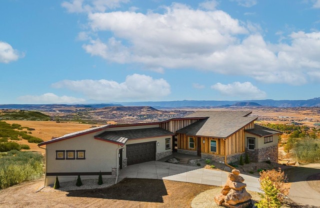 MAJESTIC SUNSET RETREAT - BREATHTAKING MOUNTAIN VIEWS!