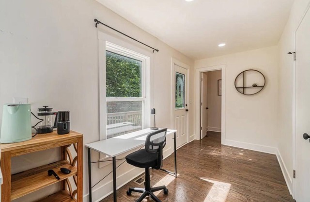 Make beautiful music and sleep up to 14 in this modern-century home!