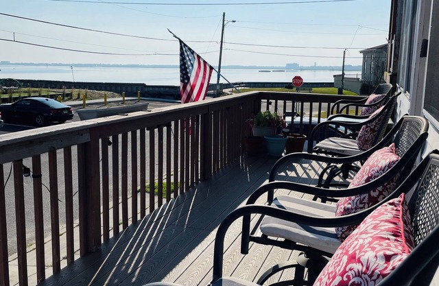 Make Your Escape To The Bay