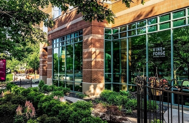Make Your Trip More Enjoyable! Pets are Welcome, Near Franklin Park Conservatory