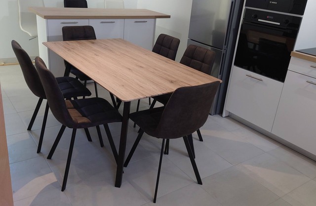 Make yourself at home! Quiet, functional accommodation, sports and games area.
